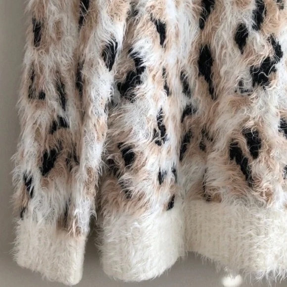 Minkpink Soft Comfy Fuzzy Leopard Print Long Sleeve Sweater Shirt Top White - Picture 5 of 10